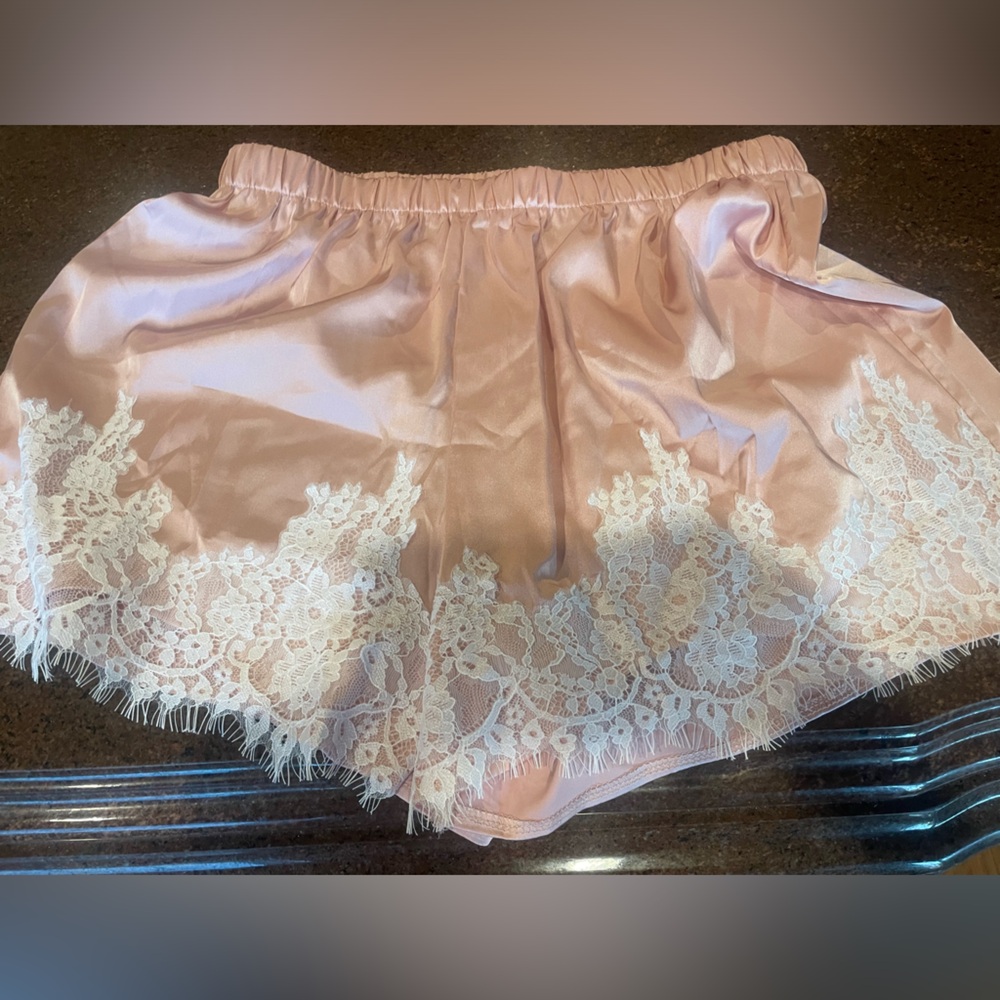 New. Satin lace shorts. large. Blush color.